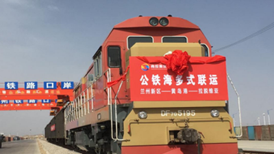 充分發(fā)揮重組資源優(yōu)勢(shì)，推進(jìn)陸路、鐵路、航空、海運(yùn)和信息系統(tǒng)對(duì)接、數(shù)據(jù)共享，提供“一口價(jià)、一單制、一站式”多式聯(lián)運(yùn)服務(wù)；優(yōu)化全省港口物流貨運(yùn)樞紐布局，健全集疏運(yùn)體系，提升多式聯(lián)運(yùn)承載能力和銜接水平，不斷擴(kuò)大業(yè)務(wù)范圍和貨運(yùn)量；加強(qiáng)與國(guó)際國(guó)內(nèi)大型物流企業(yè)戰(zhàn)略合作，以物流園區(qū)為節(jié)點(diǎn)，促進(jìn)產(chǎn)業(yè)鏈供應(yīng)鏈協(xié)同發(fā)展，為客戶(hù)提供上下游多式聯(lián)運(yùn)產(chǎn)業(yè)一體化解決方案，降低物流成本，提高服務(wù)效率。