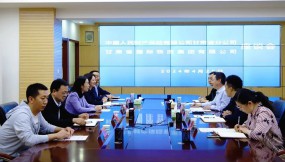  中國人民財(cái)產(chǎn)保險有限公司甘肅省分公司黨委書記、總經(jīng)理余素紅一行到訪甘肅物流集團(tuán)