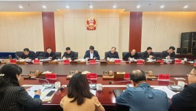  省推進(jìn)貿(mào)易高質(zhì)量發(fā)展聯(lián)席會(huì)議工作機(jī)制通道物流工作小組座談會(huì)在蘭州國(guó)際陸港召開(kāi)